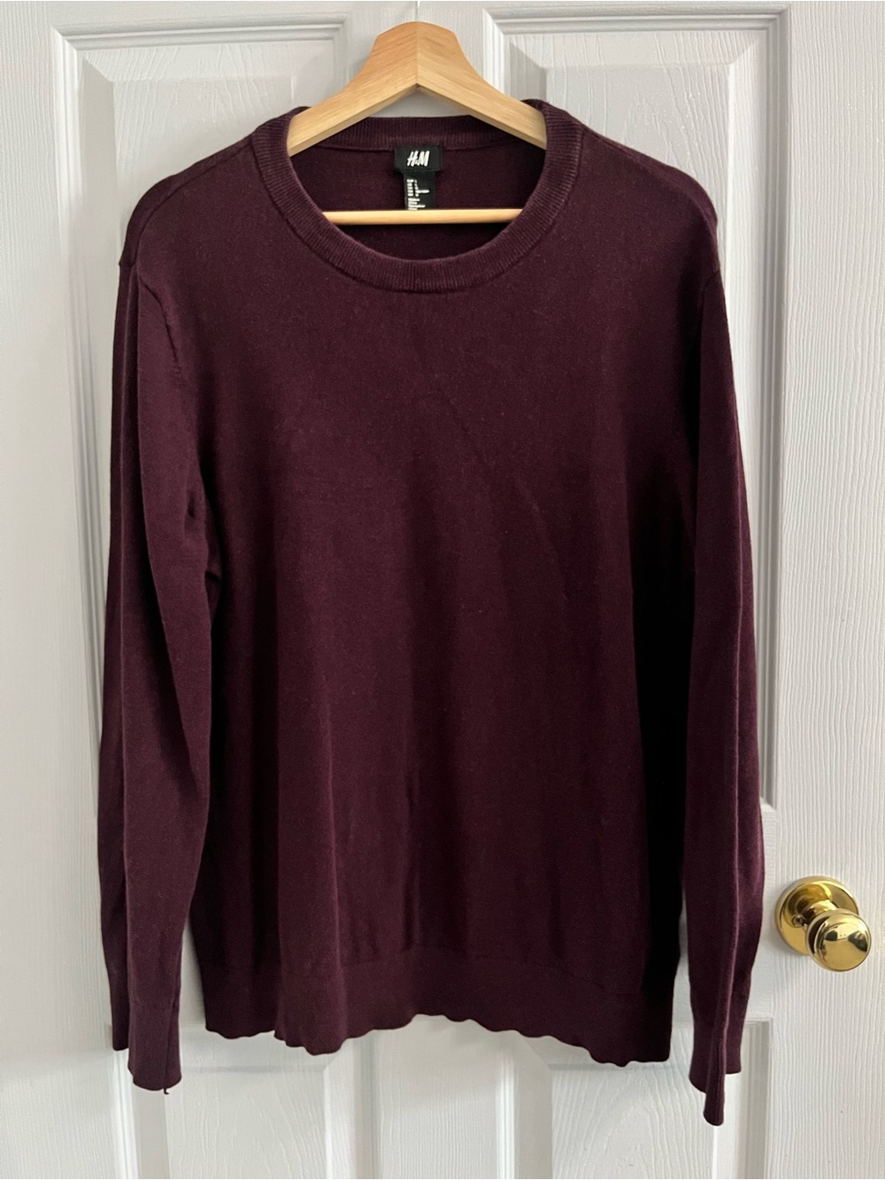 H&M // Maroon Burgundy Sweater // Size L